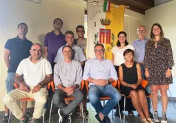 La giunta comunale ha svolto la sua seduta ieri sera a Valmala: periodicamente, infatti, la riunione si svolge nella sede del municipio montano, anche per rendere più evidente la vicinanza dell’amministrazione al territorio. Hanno preso parte all’incontro il sindaco, Marco Gallo, il pro-sindaco Andrea Picco, gli assessori, Beatrice Aimar, Diego Bressi, Ezio Donadio, Lucia Rosso, i consultori Giorgio Bolla, Daniele Martino, Luca Michelis, Germano Rinaudo e la segretaria comunale Roberta Rabino 